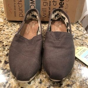 TOMS classic slip on
